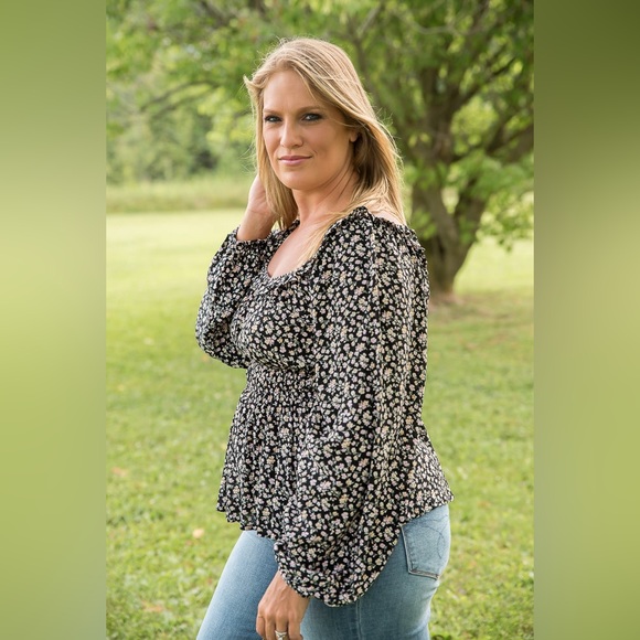 NWT | Emily Wonder | Floral Scoop Neck, Long Sleeve Peplum Blouse/Top - Picture 2 of 12